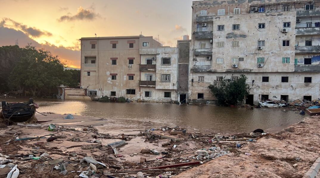 Σοβαρό τροχαίο για την ελληνική αποστολή ανθρωπιστικής βοήθειας στη Λιβύη
