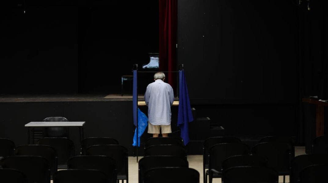 Στιγμιότυπα από τις εκλογές στον ΣΥΡΙΖΑ