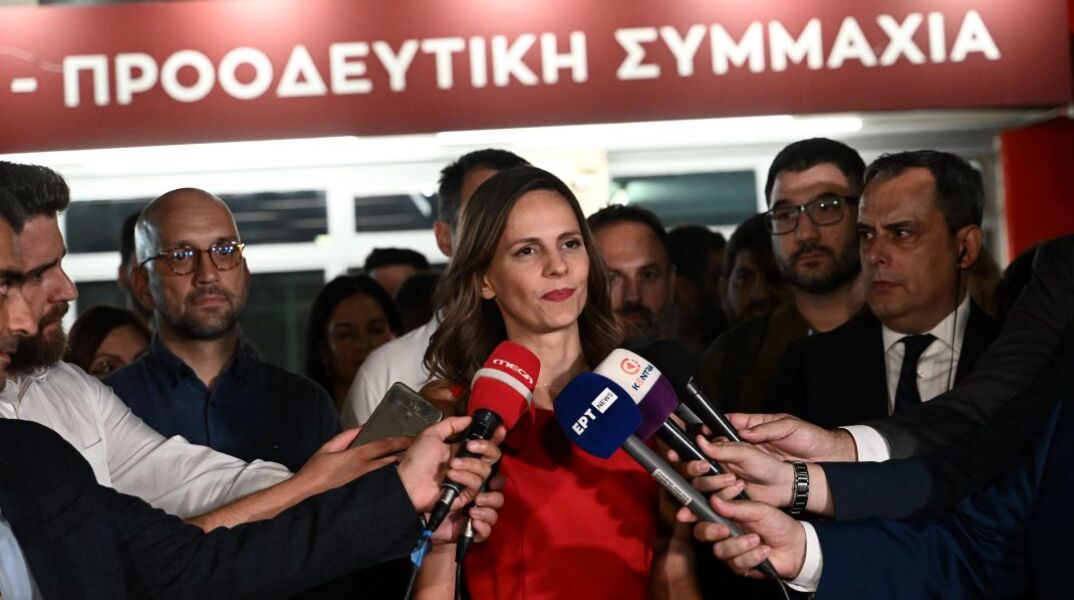 Η Έφη Αχτσιόγλου συγκέντρωσε 36,21% © TΑΤΙΑΝΑ ΜΠΟΛΑΡΗ/EUROKINISSI