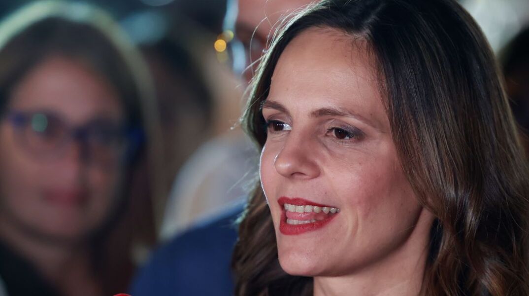 Στην αντεπίθεση η Έφη Αχτσιόγλου: Ο Κασσελάκης αρθρογραφούσε κατά του Τσίπρα