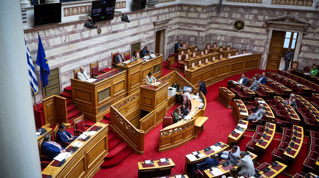 Συζήτηση στη Βουλή για το εργασιακό νομοσχέδιο