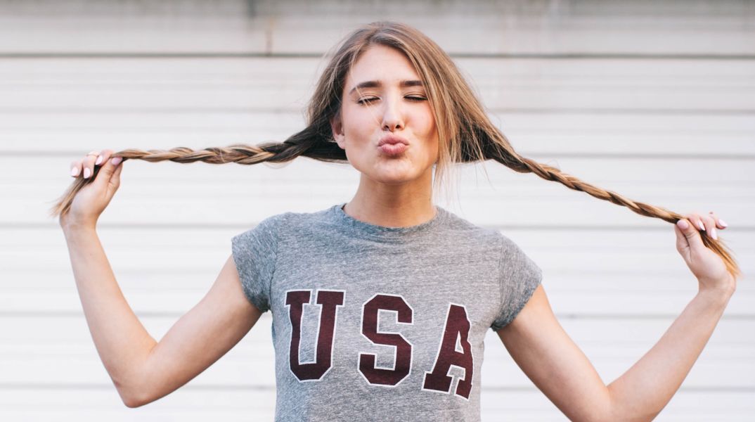 Τι τρέχει με την «κοριτσοποίηση» της μόδας;