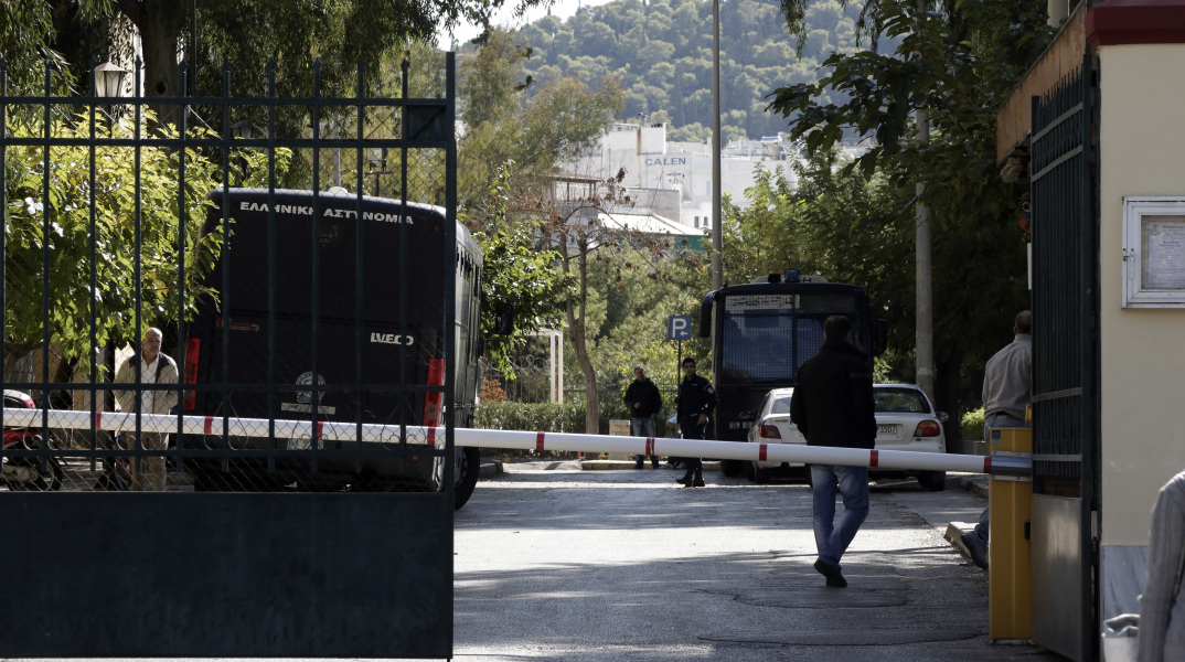 Αστυνομική παρουσία στα δικαστήρια της Ευελπίδων