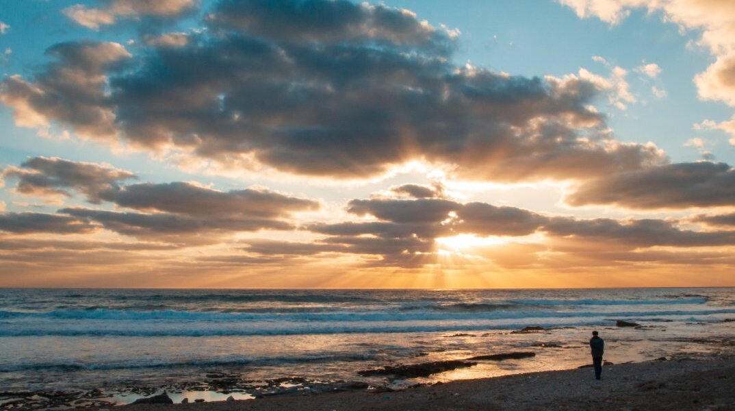 Αίθριος καιρός με σχετικά υψηλές για την εποχή θερμοκρασίες - Πού θα βρέξει 