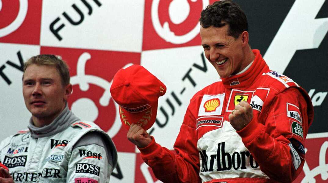 Ο Μίκαελ Σουμάχερ κέρδισε τον μεγάλο του αντίπαλο Μίκα Χάκινεν και εξασφάλισε το πρώτο πρωτάθλημα οδηγών για τη Ferrari από το 1979