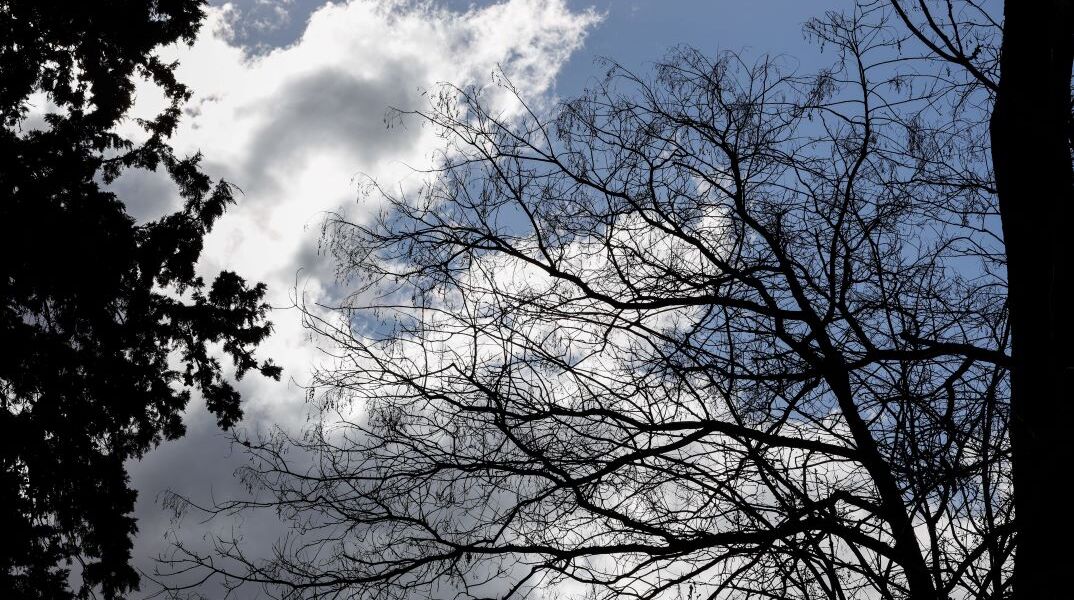 Καιρός: Μικρή πτώση θερμοκρασίας την Τετάρτη - Πού θα βρέξει