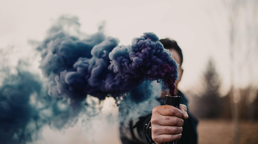 Πανικός προκλήθηκε όταν άγνωστος πέταξε καπνογόνο στο γραφείο διευθύντριας ΕΠΑΛ