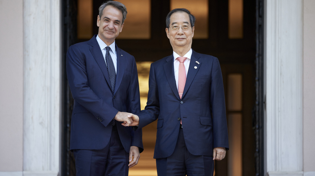 Ο Κυριάκος Μητσοτάκης με τον Κορεάτη ομόλογό του