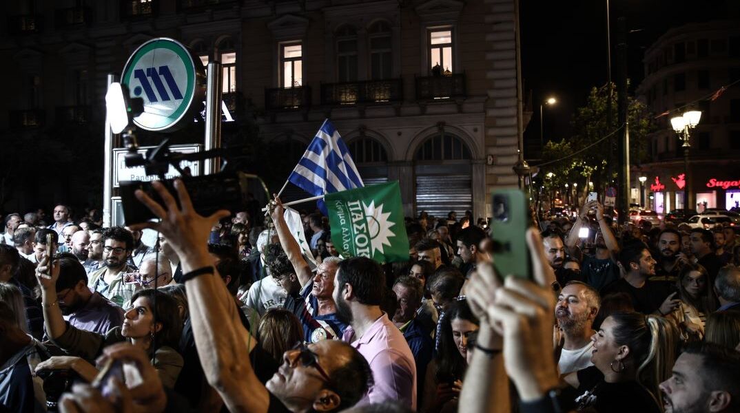 Στιγμιότυπα από τους πανηγυρισμούς για τη νίκη του Χάρη Δούκα