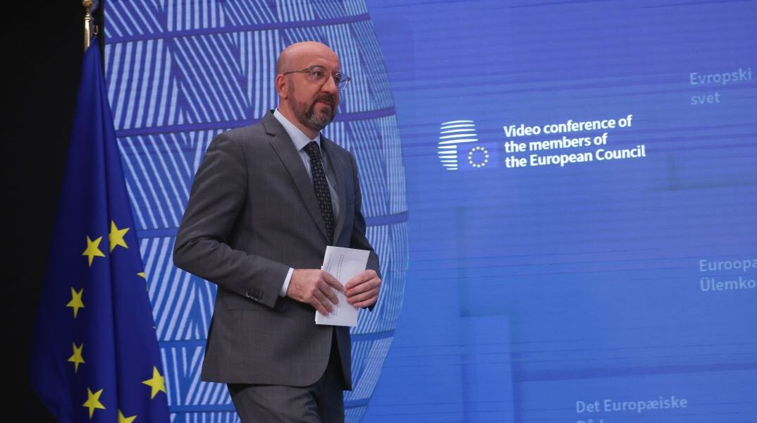 Ο Σαρλ Μισέλ θέλει να αποκλείσει την Ούρσουλα φον ντερ Λάιεν από τις συνομιλίες για την Κομισιόν