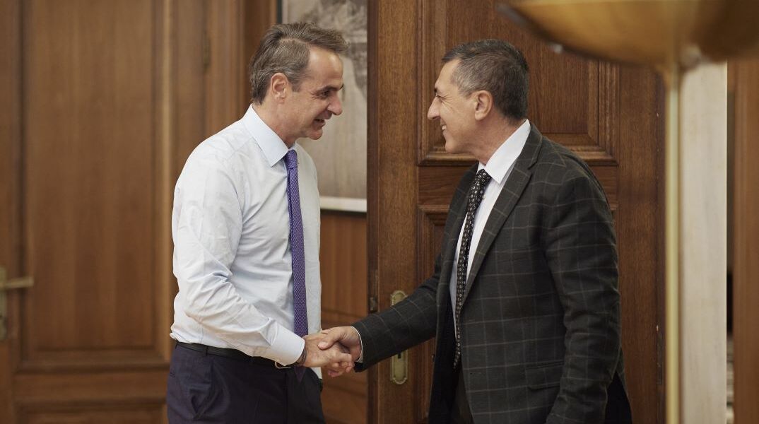 Πρώτη συνάντηση Μητσοτάκη - Κουρέτα στο Μέγαρο Μαξίμου