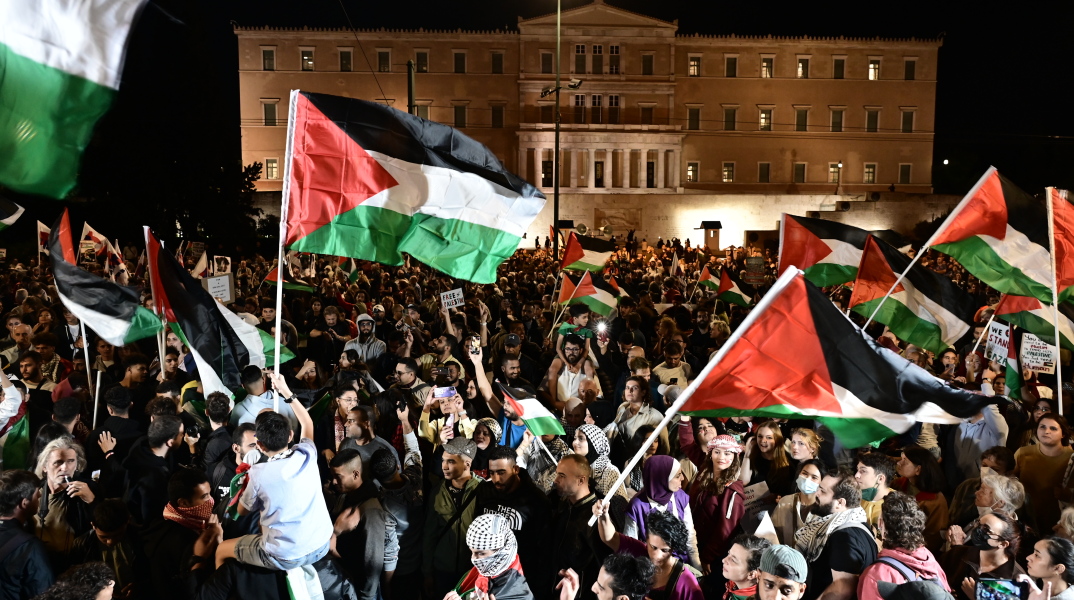 Συγκέντρωση υπέρ της Παλαιστίνης στο Σύνταγμα