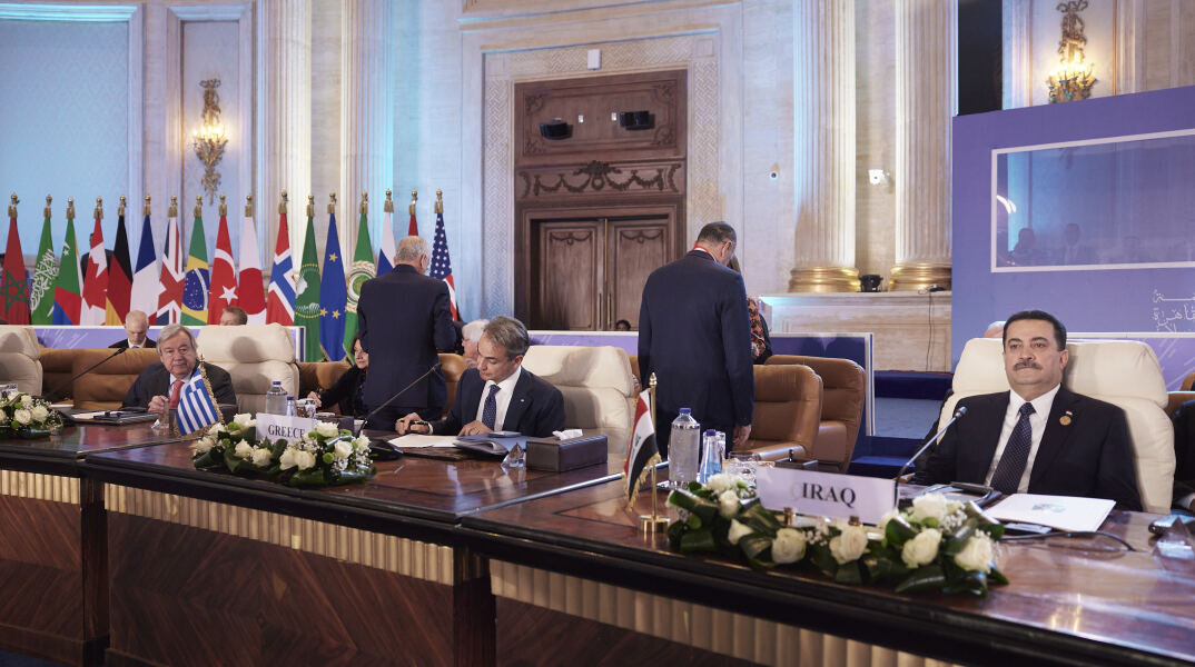 Ο Κυριάκος Μητσοτάκης στη διάσκεψη στο Κάιρο για την κρίση Ισραήλ-Παλαιστίνης