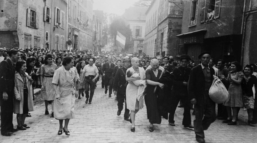 Σαν σήμερα, 22 Οκτωβρίου, γεννήθηκε ο θρυλικός φωτογράφος Robert Capa