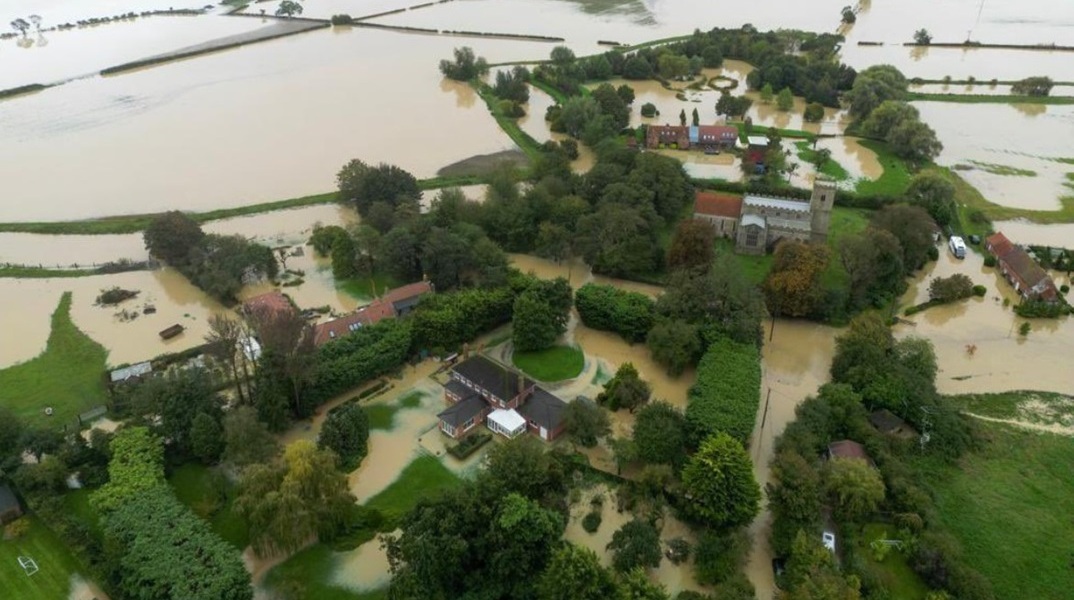 Καταιγίδα Μπαμπέτ: Πέντε νεκροί από τις καταστροφικές πλημμύρες στη Βρετανία