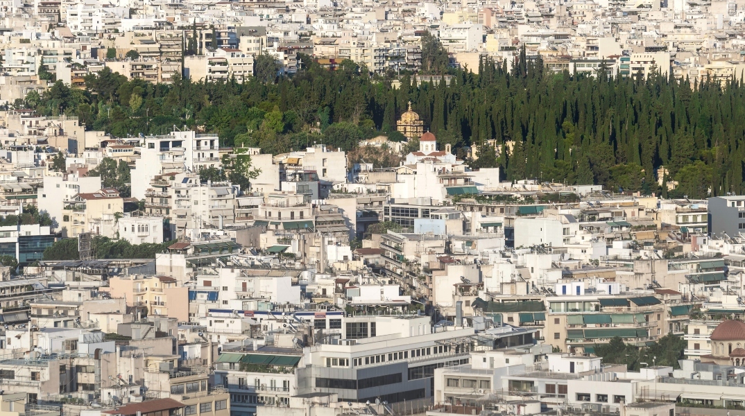 Airbnb: Οι νέες αλλαγές για την ρύθμιση της αγοράς των βραχυχρόνιων μισθώσεων