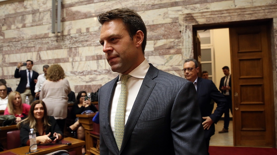 Κασσελάκης: Μηδενικός φόρος για όσους ελεύθερους επαγγελματίες έχουν εισόδημα ως 10.000 ευρώ