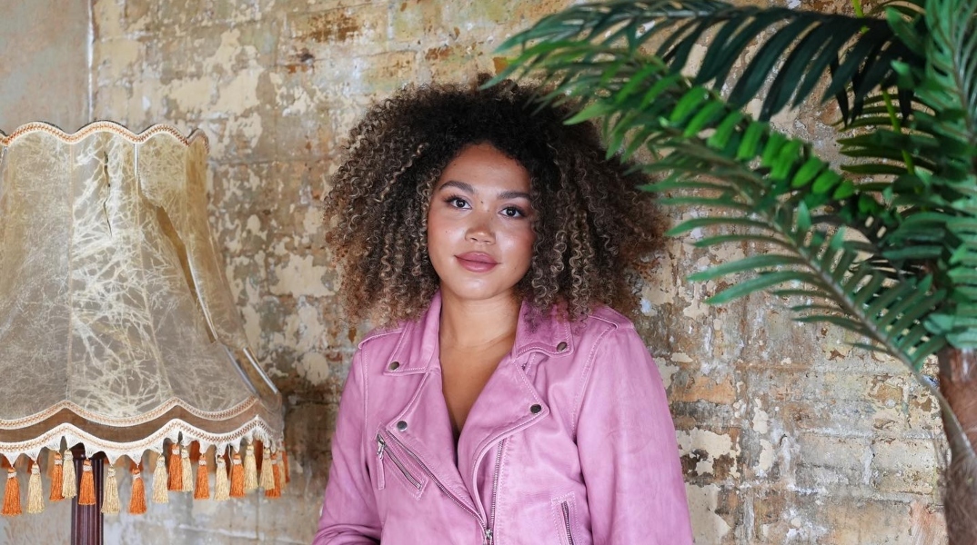 Η ηθοποιός Ruby Barker του επιτυχημένου Bridgerton υπέστη δύο ψυχωτικά επεισόδια στα γυρίσματα της σειράς 