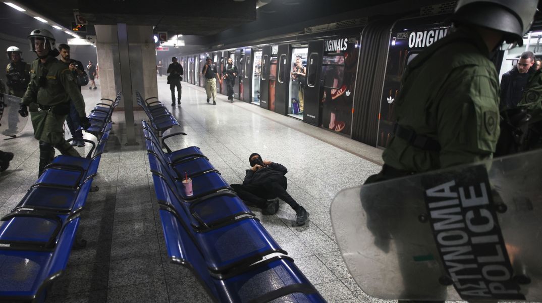 Επεισόδια Μοναστηράκι: Ποινική δίωξη σε βαθμό κακουργήματος εις βάρος και των 14 συλληφθέντων - Θα μπορούσε να προκύψει κίνδυνος για άνθρωπο αναφέρει η Εισαγγελία