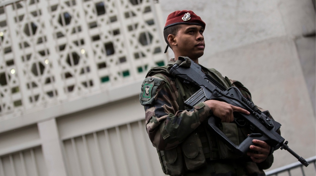 Ενισχύθηκαν τα μέτρα ασφαλείας γύρω από τα εβραϊκά σχολεία της Γαλλίας υπό τον φόβοι τρομοκρατίας εν όψει της νέας σχολικής χρονιάς	