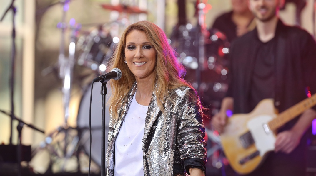 Η Celine Dion έκανε μια σπάνια εμφάνιση μετά από 3,5 χρόνια σε συναυλία της Katy Perry 