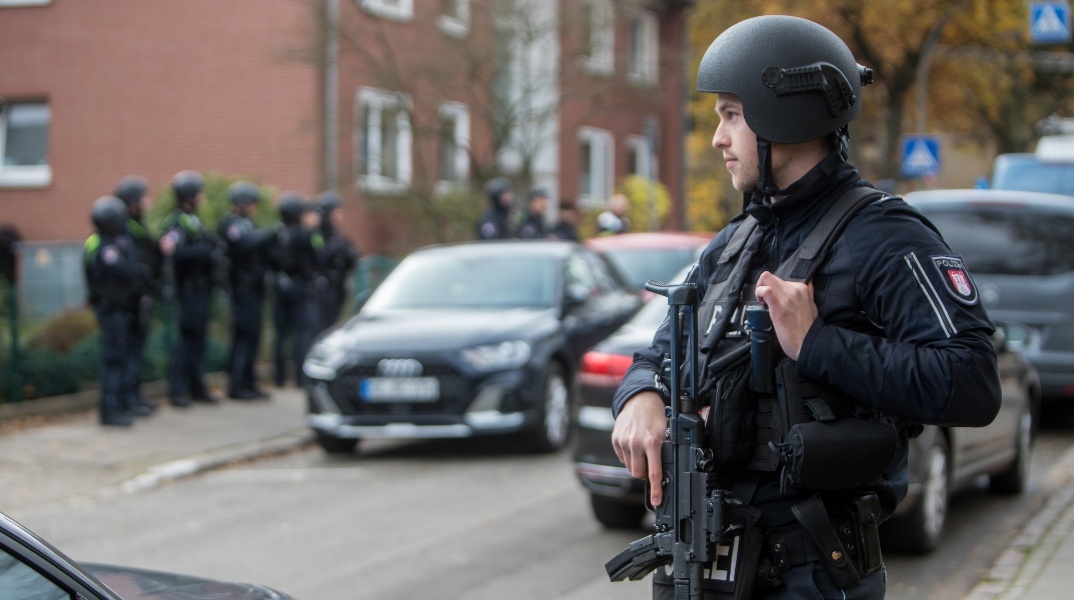 Μεταξύ 12 και 16 ετών οι δύο ένοπλοι Μαθητές που εισέβαλλαν σε σχολείο  του Αμβούργου