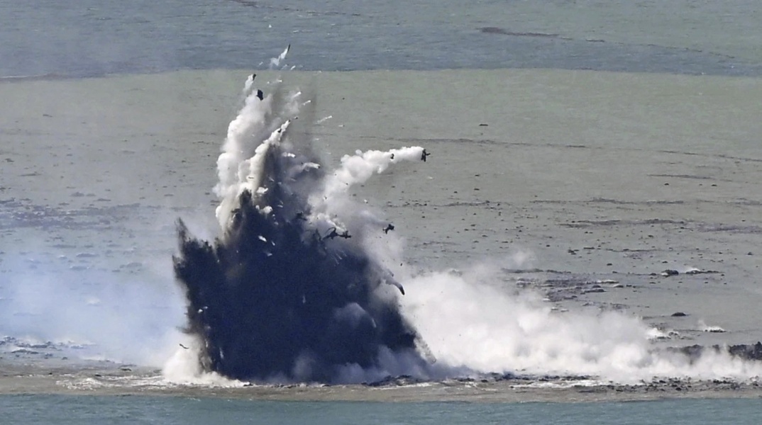 Η Ιαπωνία απέκτησε νέο νησί μετά από υποθαλάσσια έκρηξη ηφαιστείου - Αναδύθηκε στα ανοιχτά του Ίβο Τζίμα και έχει μήκος περίπου 100 μέτρα