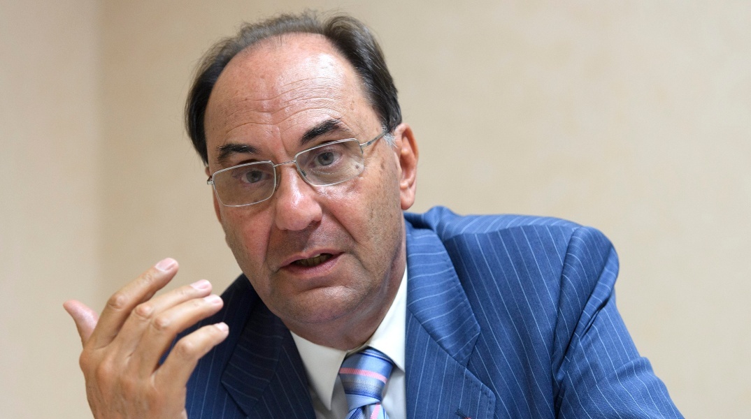 Ο Alejandro Vidal-Quadras, βετεράνος Ισπανός συντηρητικός πολιτικός μεταφέρθηκε σε νοσοκομείο της Μαδρίτης μετά από πυροβολισμό σε δρόμο της πρωτεύουσας