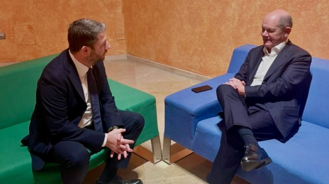 Νίκος Ανδρουλάκης: Συνάντηση με Όλαφ Σολτς στη Μάλαγα	