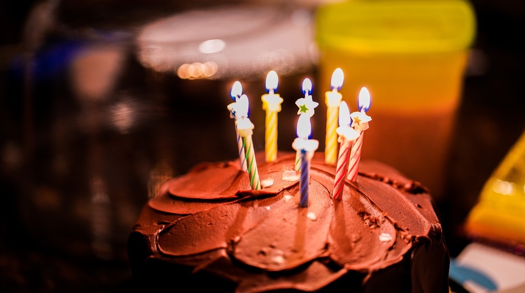 Αγοράκι 8 ετών γιόρτασε για πρώτη φορά τα γενέθλια του