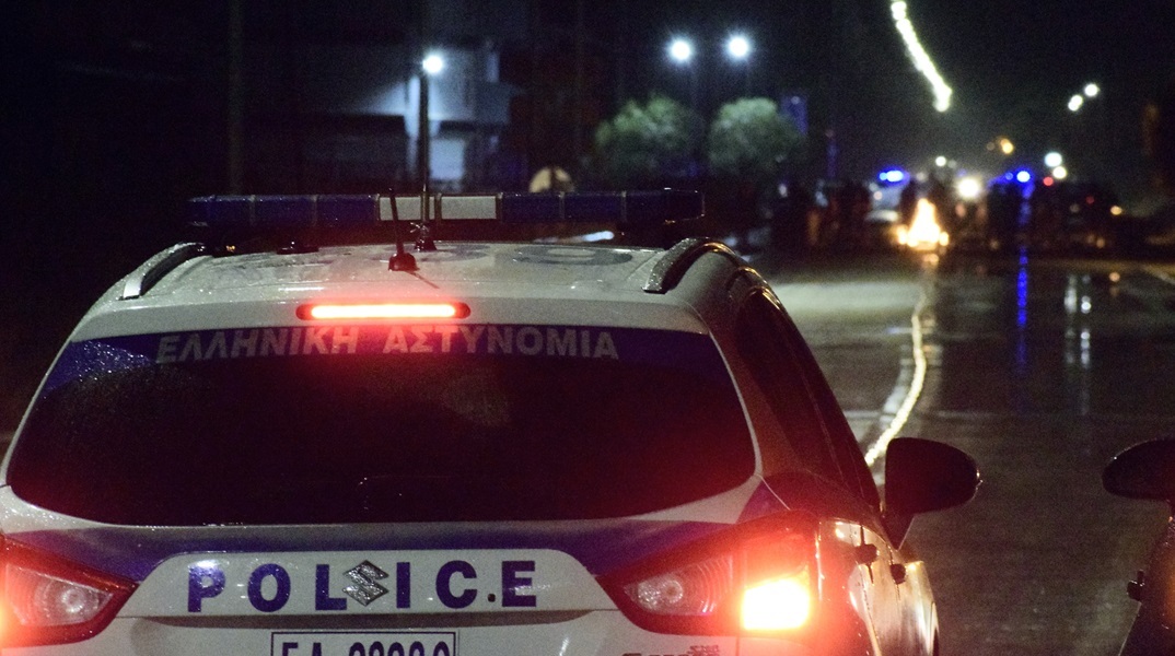 Μια 18χρονη και δυο ανήλικοι έκλεψαν 50.000 ευρώ από βυτιοφόρο στη Ρόδο