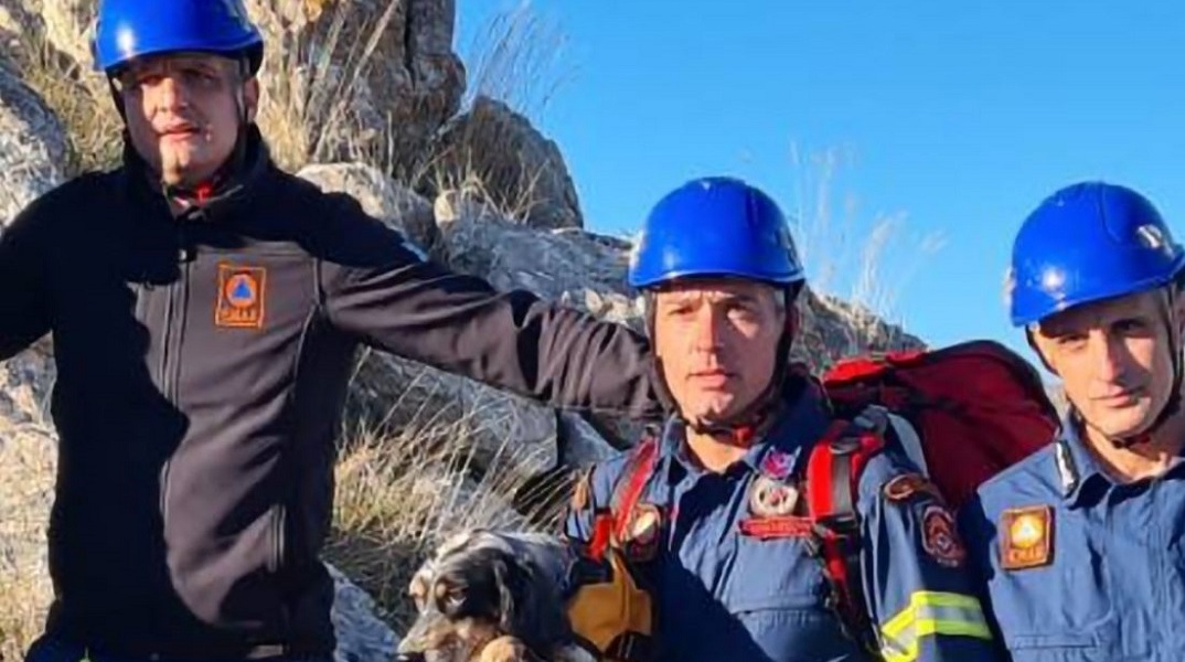 Διάσωση σκύλου από την 6η ΕΜΑΚ – Έπεσε σε σπήλαιο της Αργολίδας