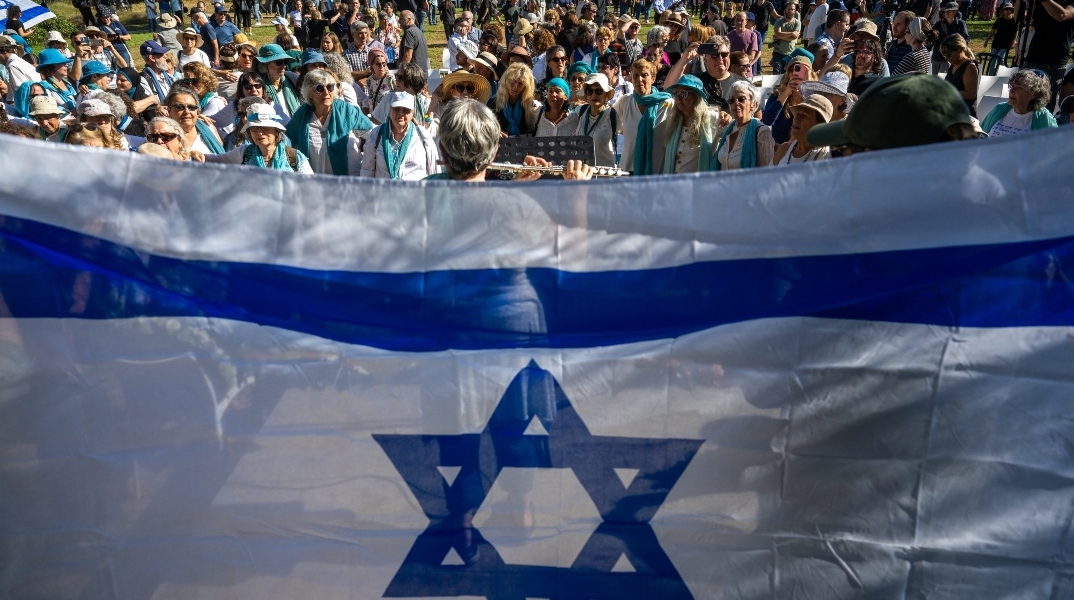 Βίβιαν Σίλβερ: Εκατοντάδες Ισραηλινοί και Άραβες τίμησαν τη μνήμη της ακτιβίστριας που σκοτώθηκε από τη Χαμάς 	