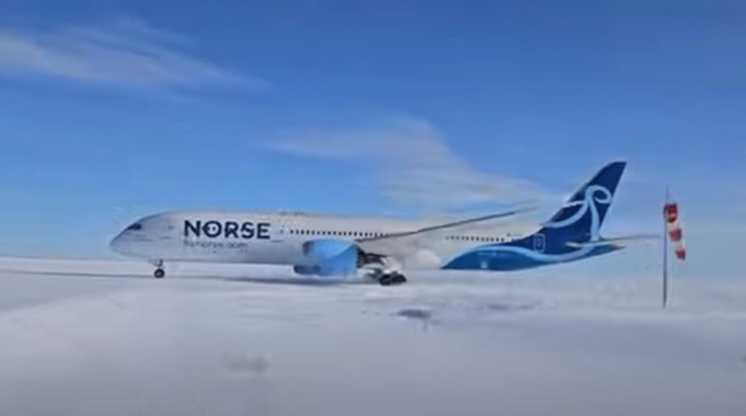 Η θεαματική προσγείωση ενός Boeing 787 στην Ανταρκτική 