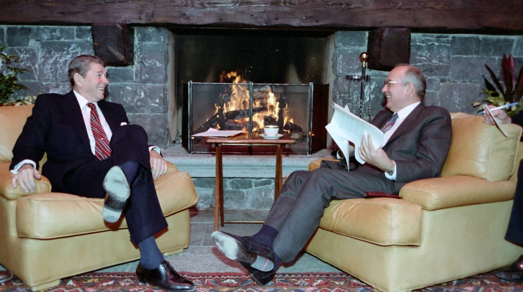 Σαν σήμερα 19 Νοεμβρίου 1985 πραγματοποιήθηκε η ιστορική συνάντηση Ρήγκαν - Γκορμπατσόφ
