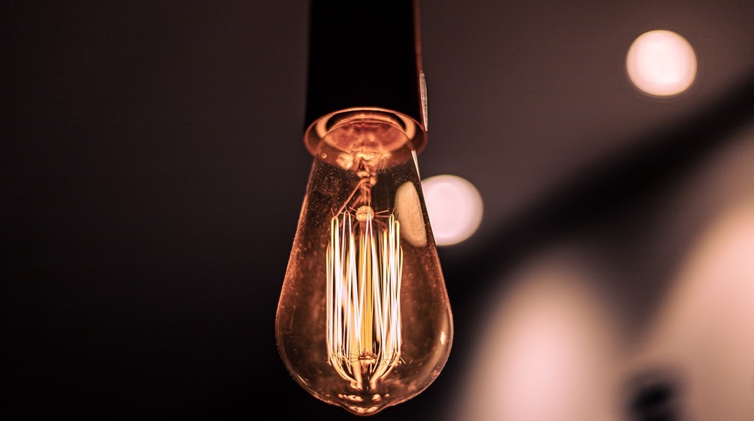 Τιμολόγια ρεύματος: Σε τι διαφέρουν τα μπλε, πράσινα, κίτρινα και πορτοκαλί τιμολόγια 