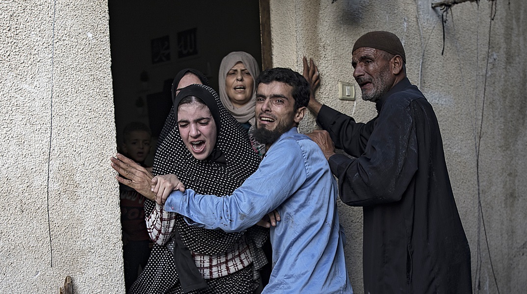 Γάζα: Βομβαρδισμός σχολείου με τουλάχιστον 80 νεκρούς