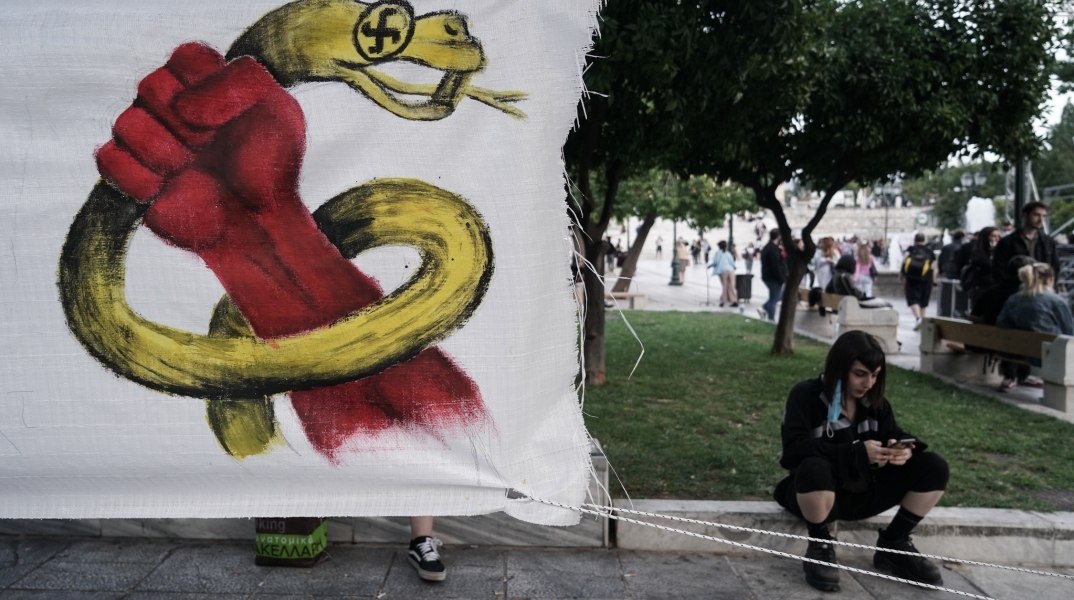 Στιγμιότυπο από αντιφασιστική συναυλία