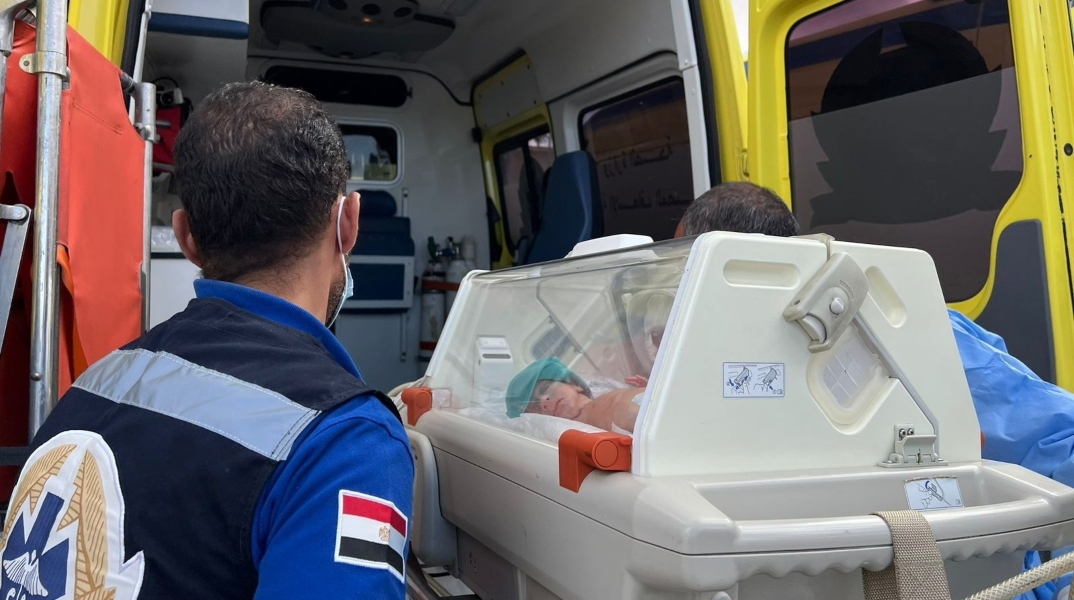 28 πρόωρα βρέφη μεταφέρθηκαν από τη Γάζα στην Αίγυπτο		