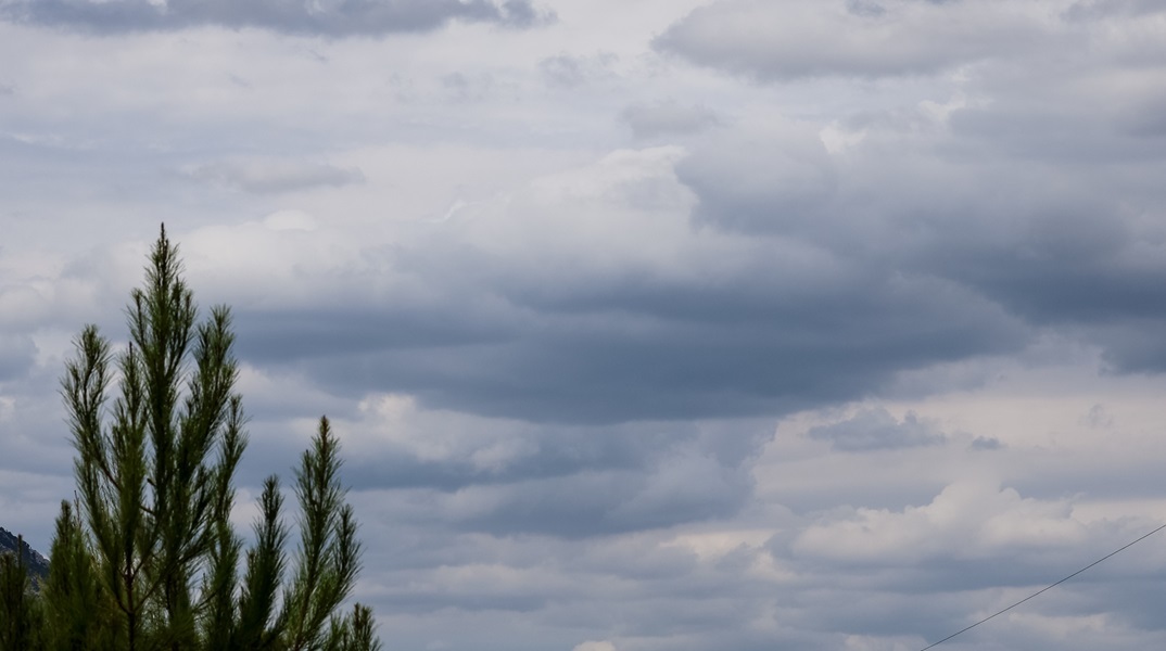 Με συννεφιές και τοπικές βροχές ο καιρός σήμερα (21.11) - Πού θα βρέξει