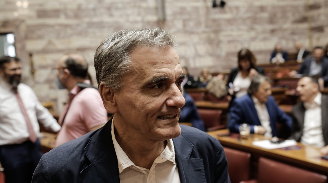 Τσακαλώτος προς Κασσελάκη: «Θέλει το "εμπρός πίσω" όπως έλεγε ο Περίανδρος Πώποτας»