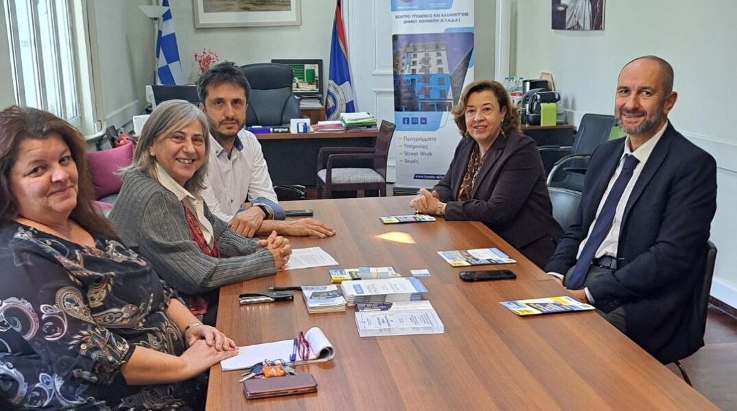 Σοφία Μαρινάκη, Διευθύντρια του Κέντρου Υποδοχής και Αλληλεγγύης Δήμου Αθηναίων, Μελίνα Δασκαλάκη, Πρόεδρος του Κέντρου Υποδοχής και Αλληλεγγύης Δήμου Αθηναίων, Δημοσθένης Παπαπέτρου, Πνευμονολόγος – Φυματιολόγος, γιατρός της ομάδας του Street Work και συντονιστής της δράσης, Εύα Τσιλίκουνα, Διευθύντρια Μάρκετινγκ και Επικοινωνίας Ομίλου Ευρωκλινικής, Αντώνης Βουκλαρής, Διευθύνων Σύμβουλος του Ομίλου Ευρωκλινικής