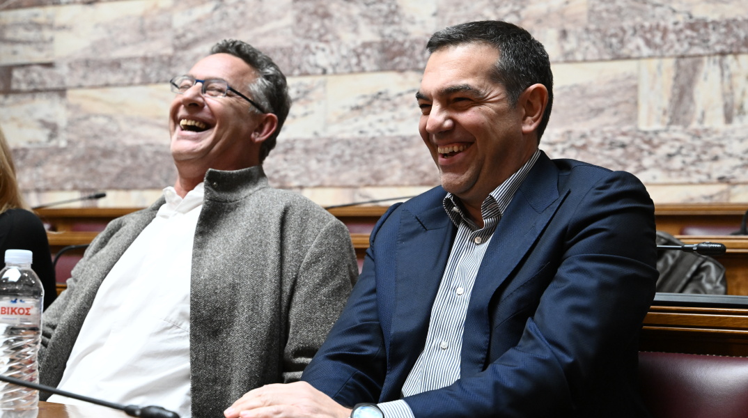 Ο Αλέξης Τσίπρας, δίπλα στον Κώστα Αρβανίτη, στην ΚΟ του ΣΥΡΙΖΑ