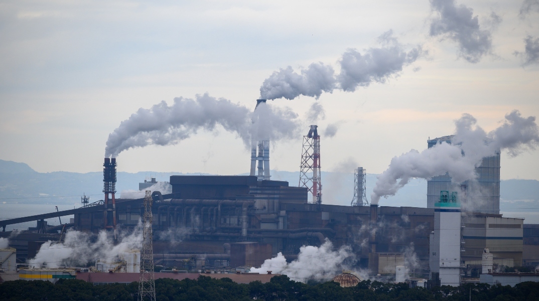 Η ρύπανση από τα ορυκτά καύσιμα ευθύνεται για 5 εκατομμύρια θανάτους τον χρόνο, αποκαλύπτει νέα μελέτη