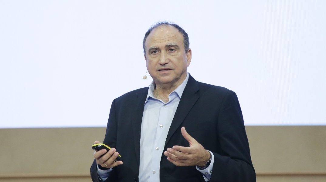 Η τεχνητή νοημοσύνη «ασπίδα» στην αντιμετώπιση των φυσικών καταστροφών, δήλωσε ο  αντιπρόεδρος της Google στην ΕΡΤ