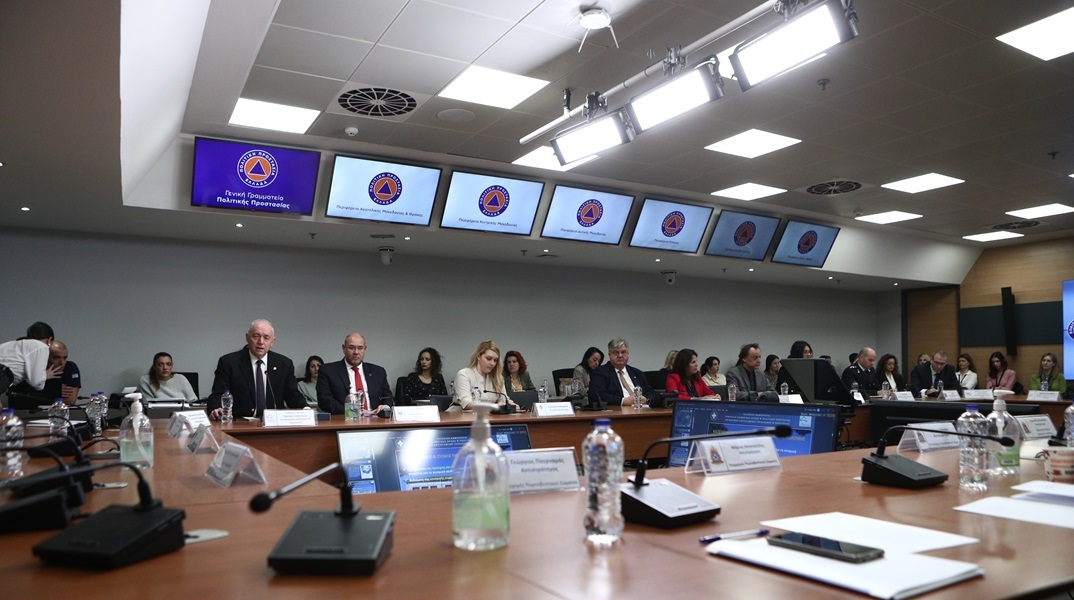 Καθιέρωση αναστολής εργασίας και απαγόρευσης κυκλοφορίας - Δομικές αλλαγές στη «Πολιτική Προστασία» 