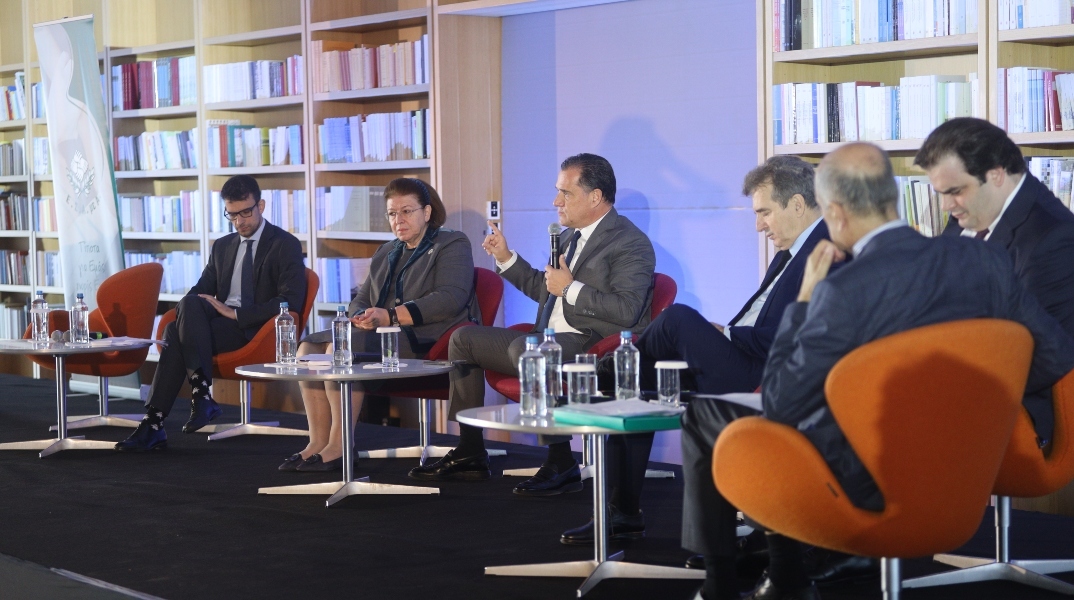 Αυξάνονται τα επιδόματα στα ΑμεΑ και το ποσοστό προσλήψεων – Τι δήλωσαν Γεωργιάδης και Κεραμέως