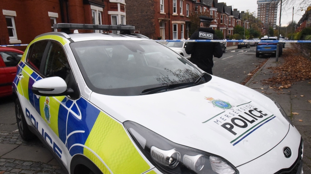 Ουαλία: Επίθεση με μαχαίρι σε έγκυο γυναίκα κοντά σε σχολείο - Ο δράστης διέφυγε της σύλληψης. Για πράξη εκδίκησης κάνουν λόγο οι Αρχές επισημαίνοντας 