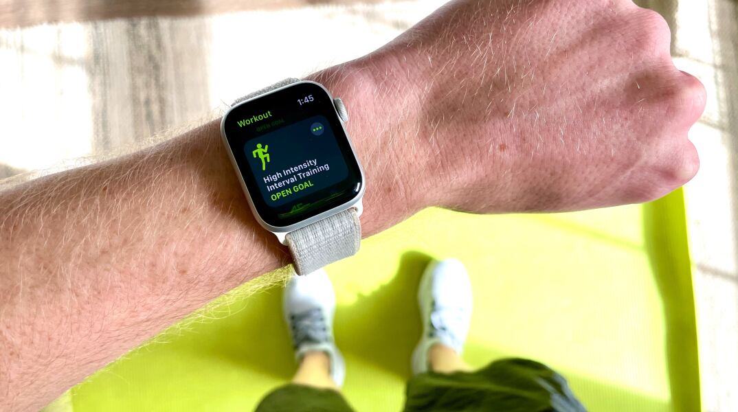 Πώς τα smartwatches βοηθούν στην προστασία της υγείας
