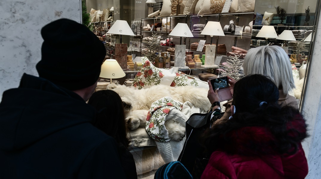 Εορταστικό ωράριο 2023: Ποια ημερομηνία ξεκινά - Ποιες Κυριακές τα μαγαζιά θα είναι κλειστά